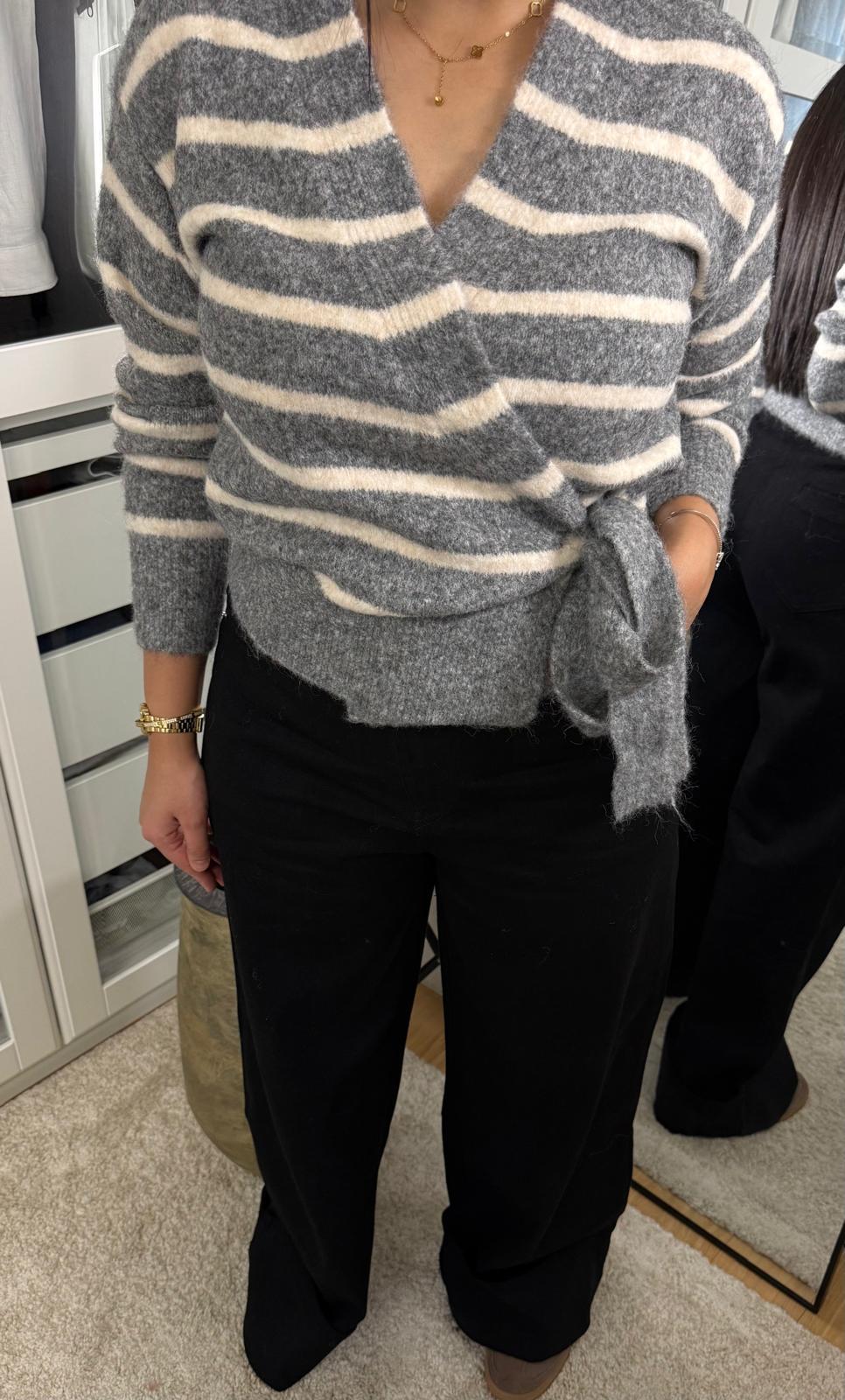 Pull Talia - Gris à rayures avec noeud