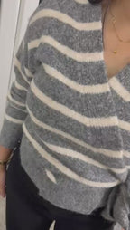 Pull Talia - Gris à rayures avec noeud