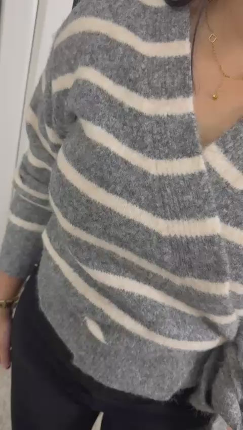 Pull Talia - Gris à rayures avec noeud