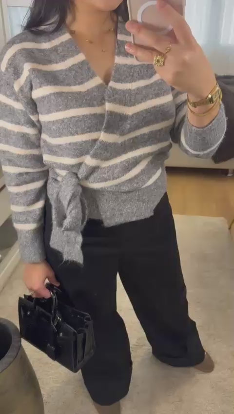 Pull Talia - Gris à rayures avec noeud